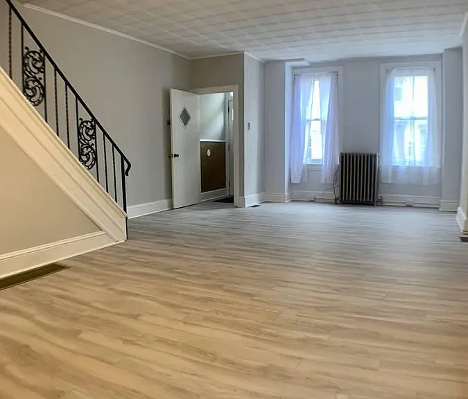 164 Markle St — Photo 2