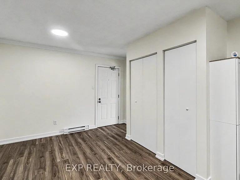 875 Laurier St #12 — Photo 15