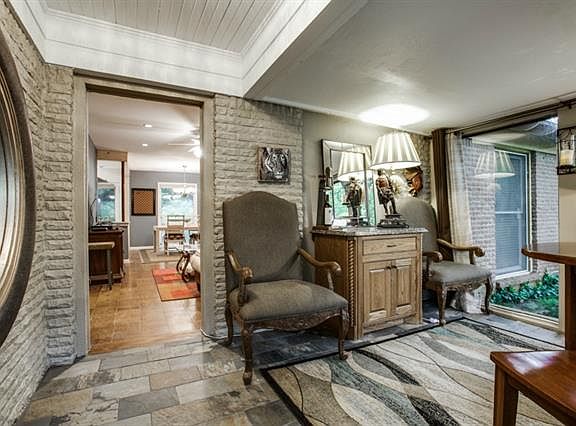 5th image of 10117 Lake Gardens Dr