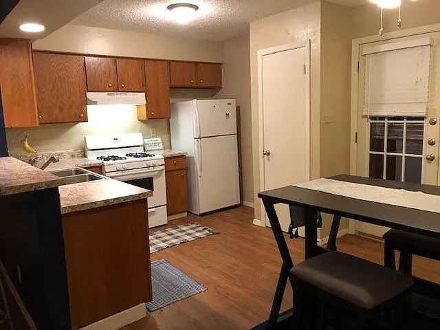 301 Algerita Dr #D — Photo 18
