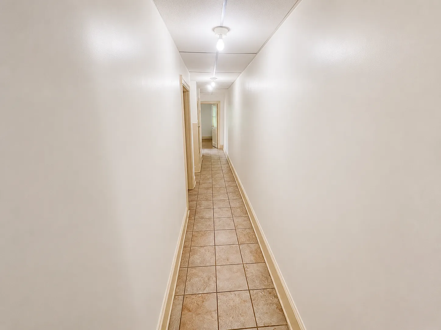2 bed, 1150 sqft, $1,300 — Photo 2