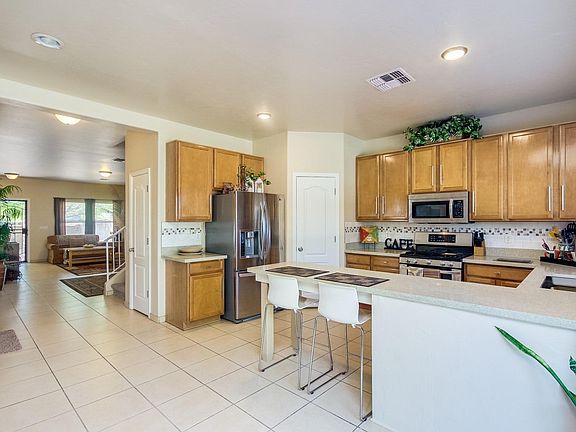 4th image of 10118 N Mill Crossing Way