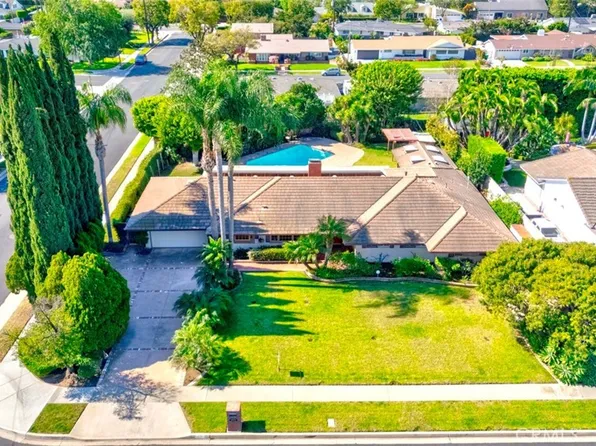 1172 Saint John Pl, Santa Ana, CA 92705