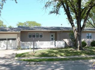 6814 SW Rockpost Rd, Topeka, KS 66619