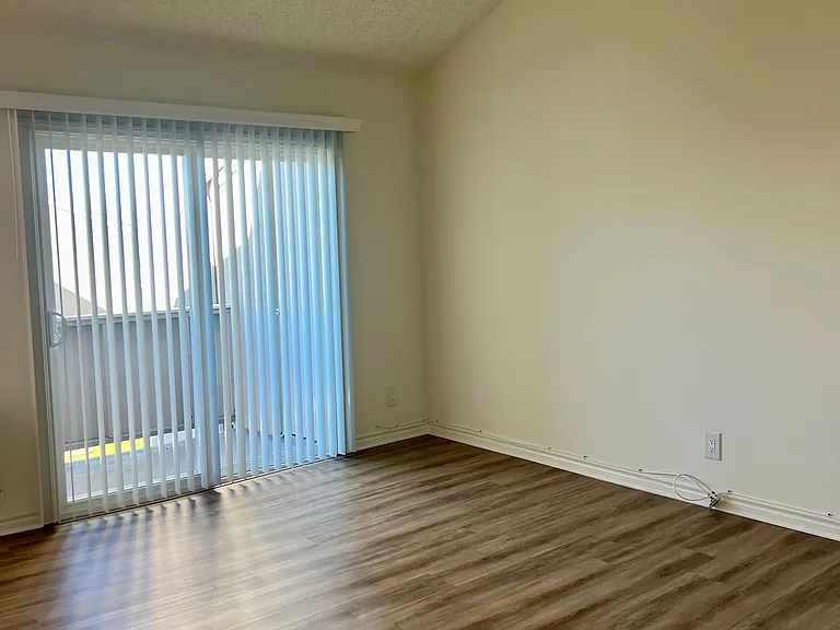 Sunrise Apartments — Photo 13