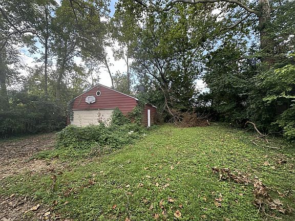 39th image of 285 S James Rd