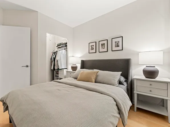 1177 Hornby St #808, Vancouver, BC V6Z 2E9