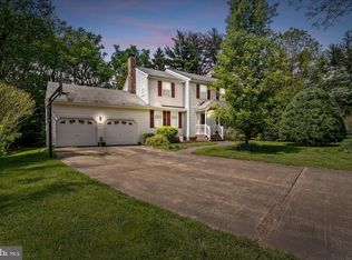 13 Sandy Ln, Ewing, NJ 08628