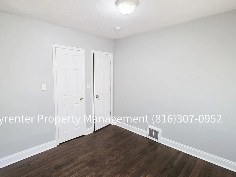 3921 Myrtle Ave — Photo 6