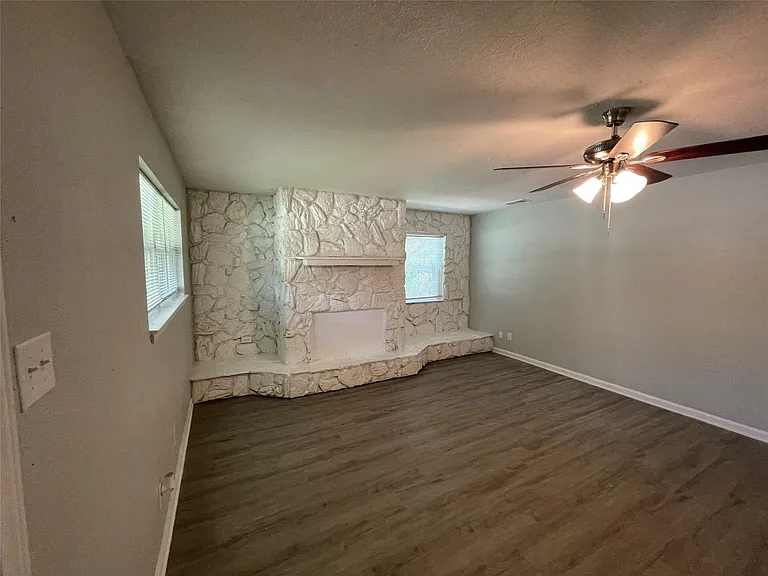 5748 Bowling Dr — Photo 4