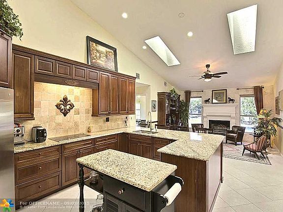 5th image of 5759 NW 71st Ter
