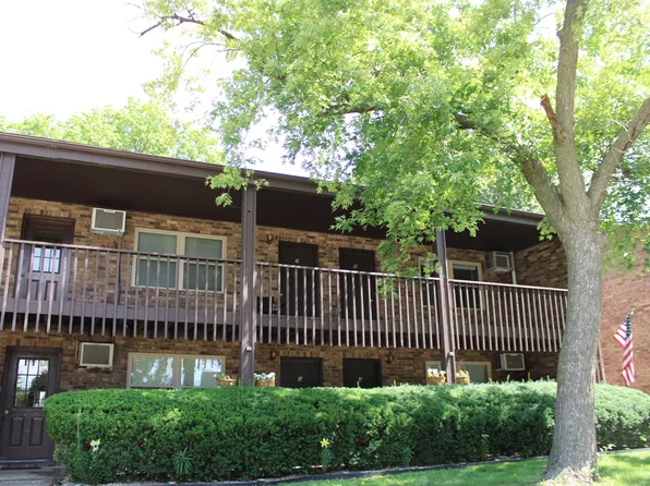 206 E Center St, Monticello, IL