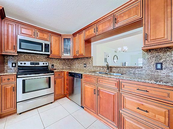 5th image of 2801 Victoria Way #K1