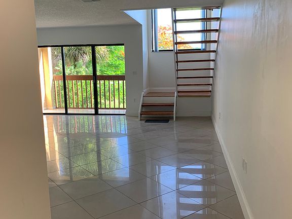 3rd image of 281 W Park Dr APT 2