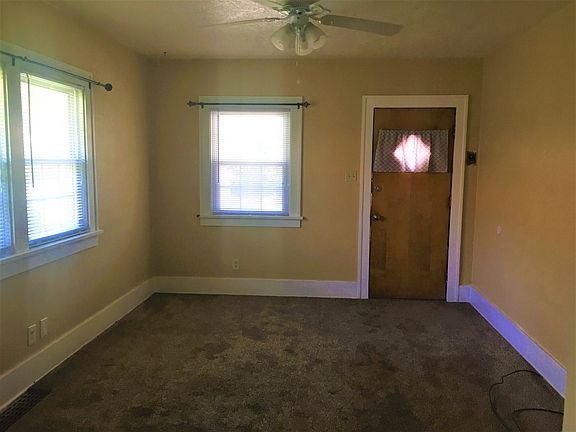 3rd image of 2728 Prospect St