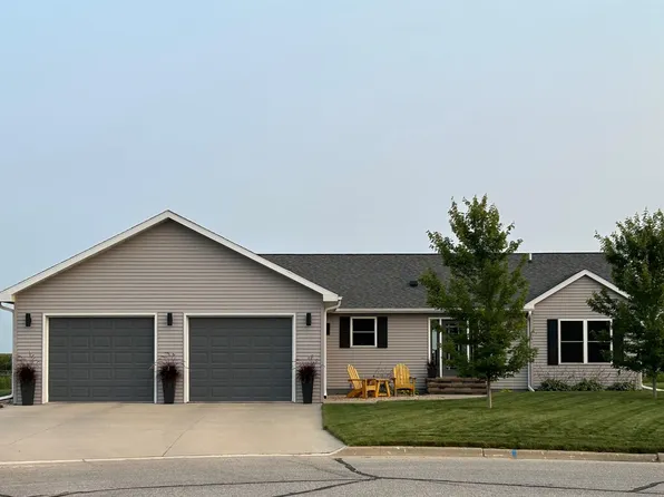 155 Golf Course Dr, Armstrong, IA 50514