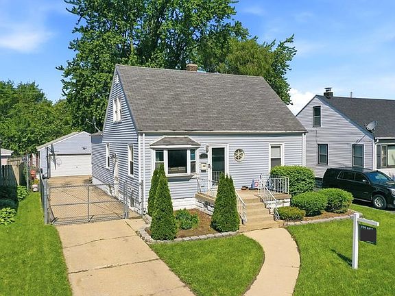 2nd image of 602 Hirsch Ave