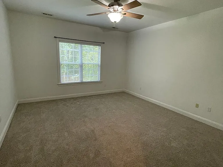 603 Salem Ct — Photo 16