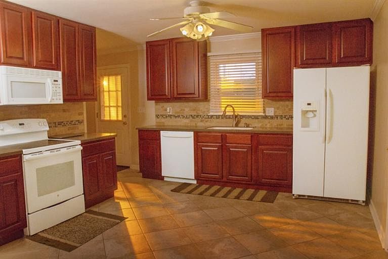 2nd image of 106 Stadia Dr