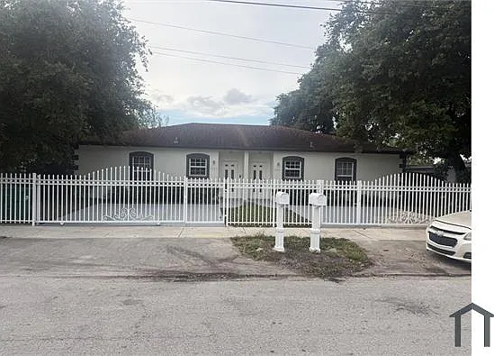 3 bed, 1350 sqft, $3,200 — Photo 2