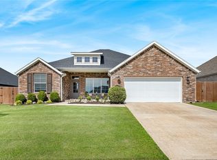 5729 W Cane Hill Dr, Fayetteville, AR 72704