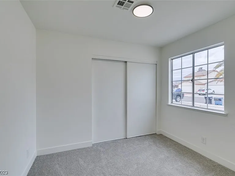 598 Jackson Dr — Photo 9