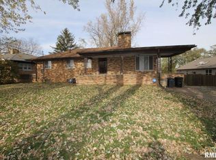 1075 Edgewater Dr, North Pekin, IL 61554