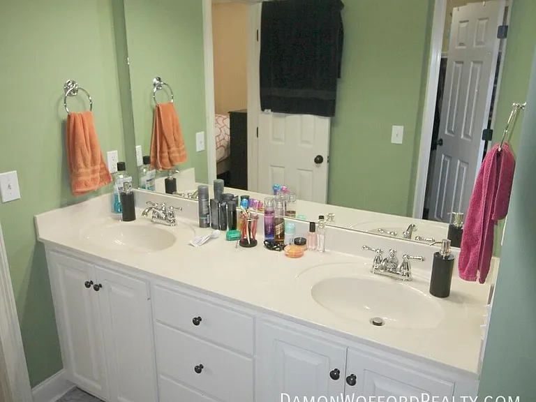 614 Oak Park Cir — Photo 23