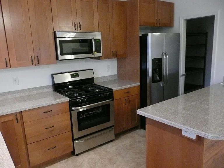 204 W Putman St — Photo 3
