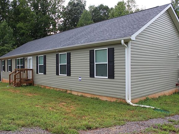 3rd image of 149 Strawberry Creek Ln