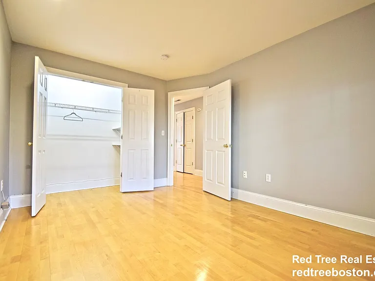 1306 Columbia Rd #3 — Photo 5