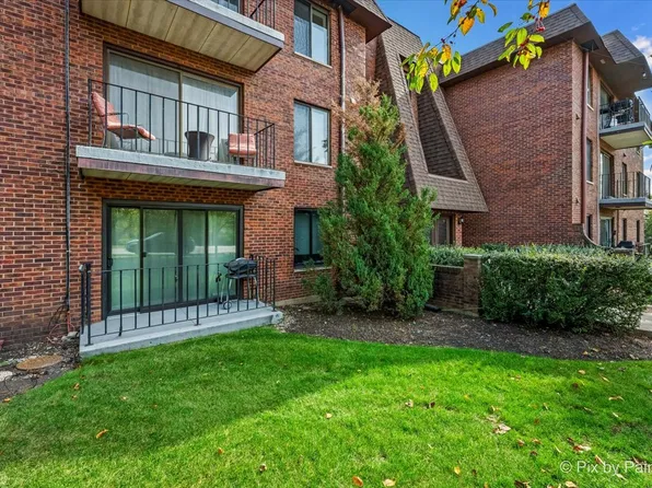 80 S Pleasant Rd APT 101, Lake Zurich, IL 60047