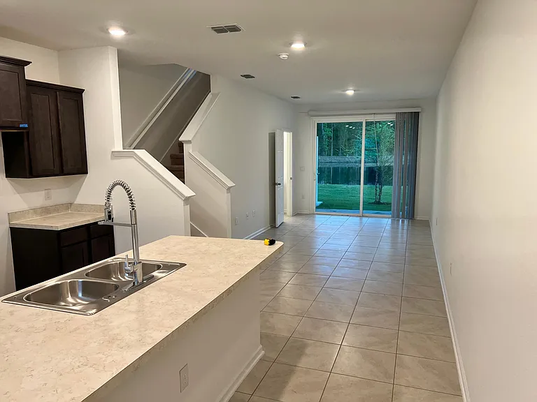 8332 Asteroid St — Photo 6