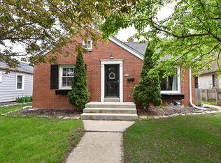 2970 N 82nd St, Milwaukee, WI 53222