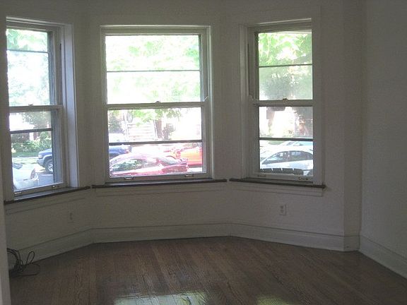 3rd image of 4225 N Wolcott Ave #1