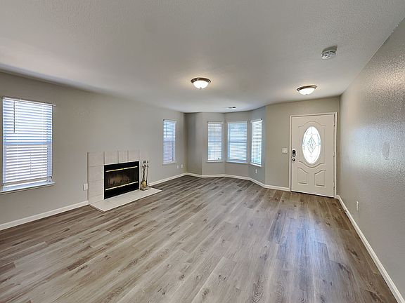 3rd image of 1169 Chelsham Ave