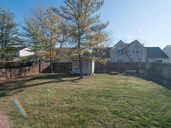 3rd image of 4914 Wallington Dr