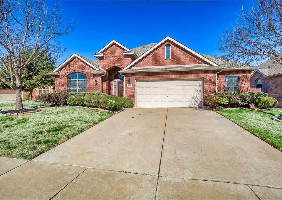 1st image of 907 Fieldstone Dr