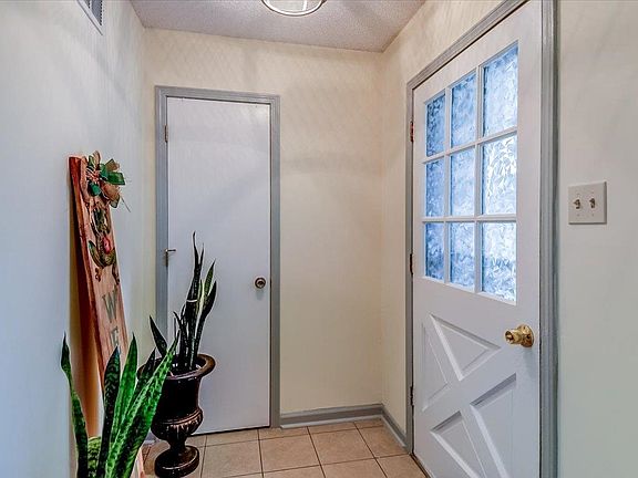3rd image of 7157 Lamesa Ln