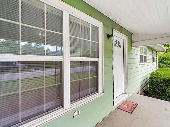 4th image of 733 Bell Creek Rd