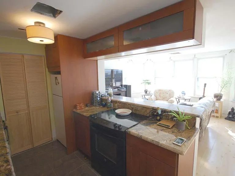 130 Tudor St #H — Photo 2