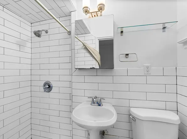 3850 Hudson Manor Terrace image 16 of 32