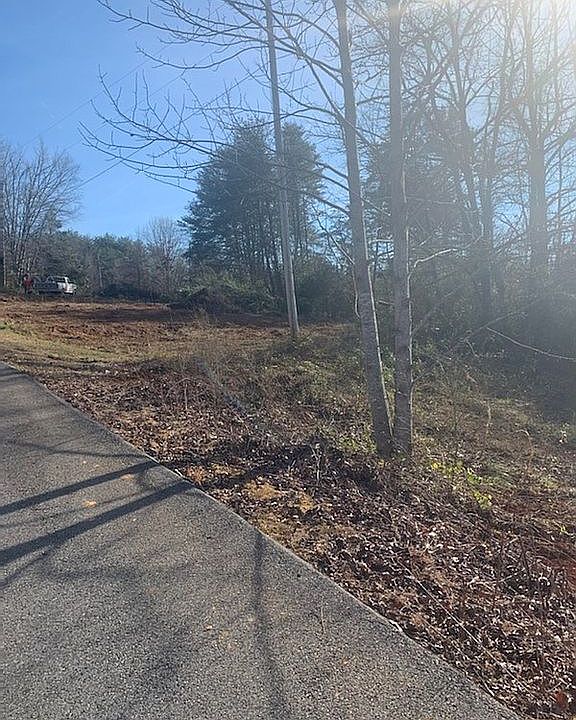 2nd image of 1090 Bugscuffle Rd