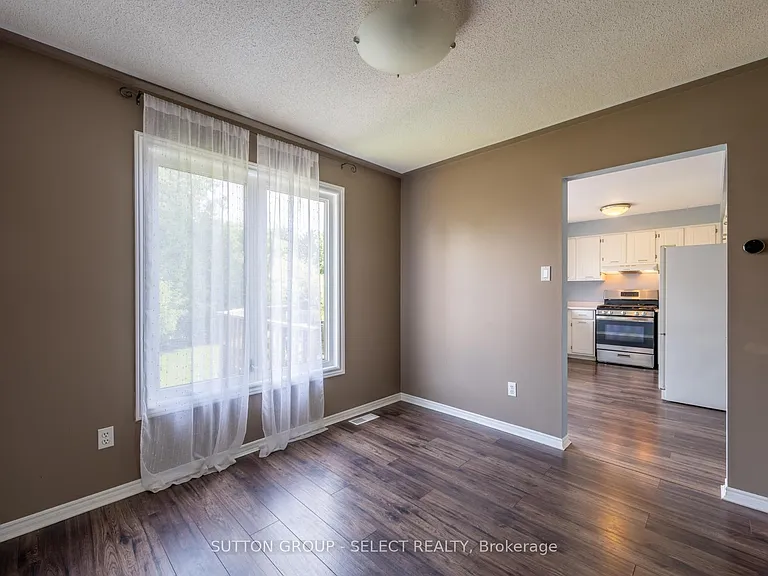1144 Aldersbrook Rd — Photo 10