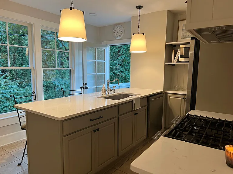 Palisades Dr — Photo 20