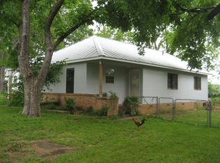 528 Old McDade Rd, Elgin, TX 78621