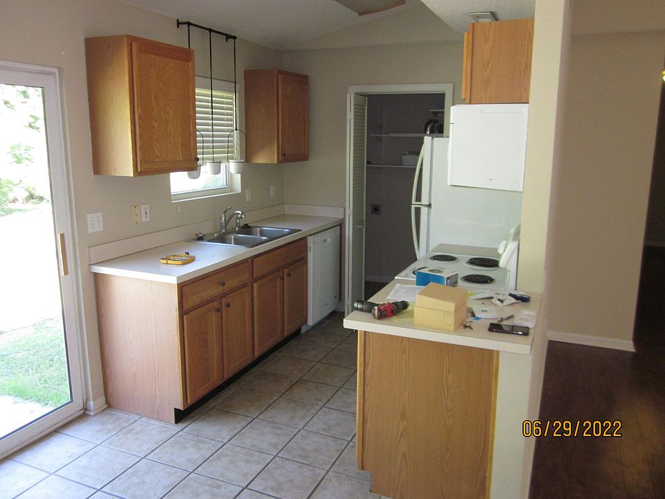 2nd image of 1649 Kenwood Dr