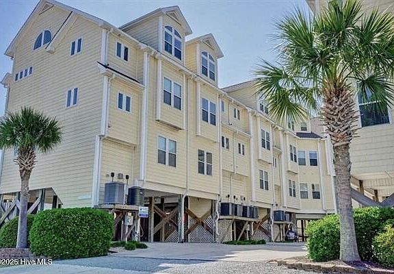 2nd image of 104 Summer Winds Place #104