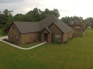 18 Hastings Holw, Millbrook, AL 36054