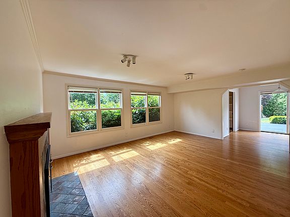 4th image of 17417 SE 46th Pl